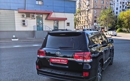 Toyota Land Cruiser 200, 2018 год, 6 800 000 рублей, 7 фотография