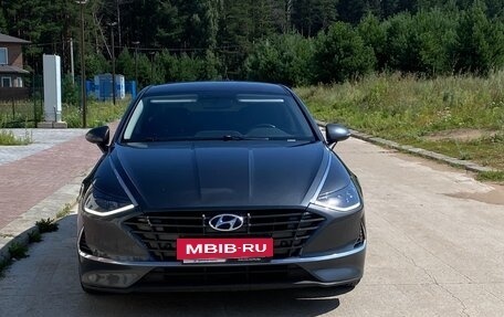 Hyundai Sonata VIII, 2020 год, 1 690 000 рублей, 2 фотография