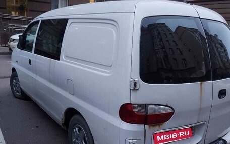 Hyundai H-1 II рестайлинг, 2003 год, 320 000 рублей, 3 фотография