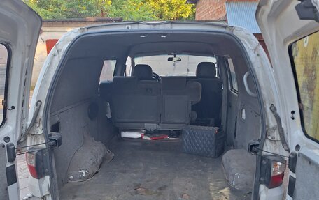 Hyundai H-1 II рестайлинг, 2003 год, 320 000 рублей, 8 фотография