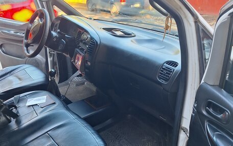 Hyundai H-1 II рестайлинг, 2003 год, 320 000 рублей, 9 фотография