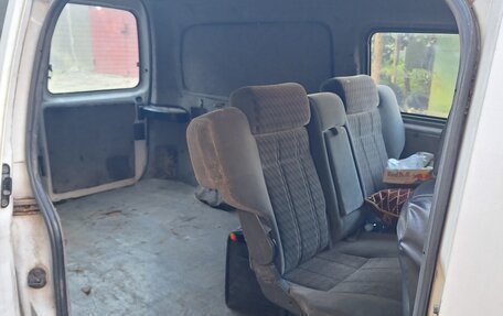 Hyundai H-1 II рестайлинг, 2003 год, 320 000 рублей, 10 фотография