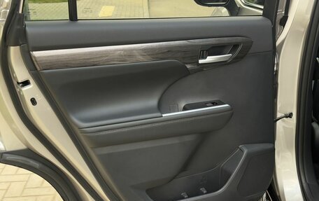 Toyota Highlander, 2026 год, 5 445 000 рублей, 23 фотография