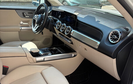Mercedes-Benz GLB, 2019 год, 3 750 000 рублей, 14 фотография