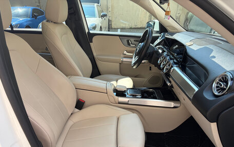 Mercedes-Benz GLB, 2019 год, 3 750 000 рублей, 15 фотография