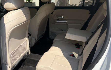 Mercedes-Benz GLB, 2019 год, 3 750 000 рублей, 12 фотография