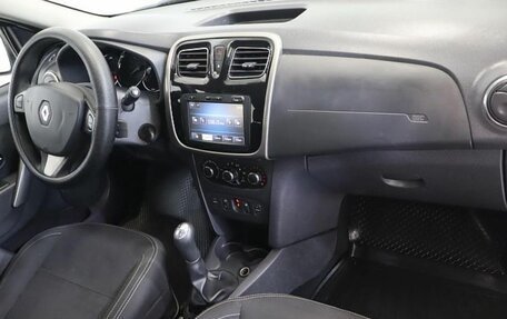 Renault Logan II, 2015 год, 682 000 рублей, 5 фотография