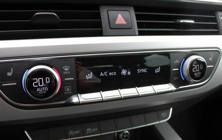 Audi A4, 2019 год, 2 300 000 рублей, 15 фотография