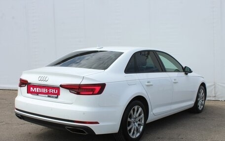 Audi A4, 2019 год, 2 300 000 рублей, 7 фотография