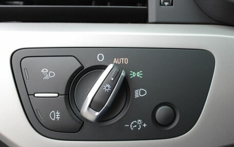 Audi A4, 2019 год, 2 300 000 рублей, 18 фотография
