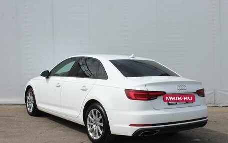 Audi A4, 2019 год, 2 300 000 рублей, 5 фотография