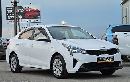 KIA Rio IV, 2021 год, 1 369 000 рублей, 3 фотография