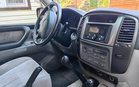 Toyota Land Cruiser 100 рестайлинг 2, 2007 год, 3 600 000 рублей, 13 фотография