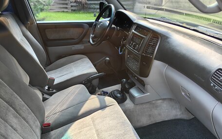 Toyota Land Cruiser 100 рестайлинг 2, 2007 год, 3 600 000 рублей, 22 фотография