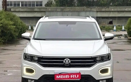 Volkswagen T-Roc I, 2022 год, 1 400 000 рублей, 2 фотография