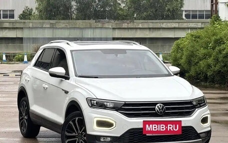 Volkswagen T-Roc I, 2022 год, 1 400 000 рублей, 3 фотография