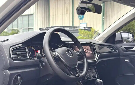 Volkswagen T-Roc I, 2022 год, 1 400 000 рублей, 6 фотография