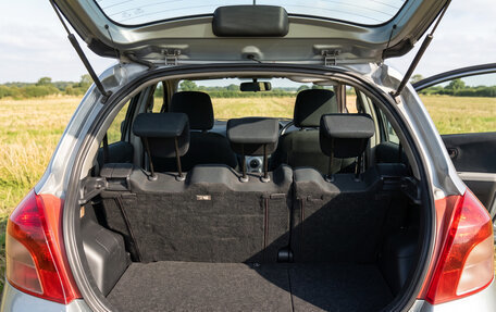Toyota Yaris III рестайлинг, 2008 год, 520 000 рублей, 2 фотография