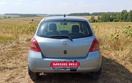Toyota Yaris III рестайлинг, 2008 год, 520 000 рублей, 3 фотография