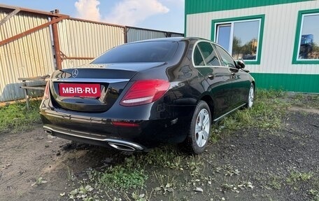 Mercedes-Benz E-Класс, 2017 год, 1 299 000 рублей, 1 фотография