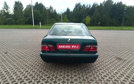 Mercedes-Benz E-Класс, 1997 год, 260 000 рублей, 5 фотография