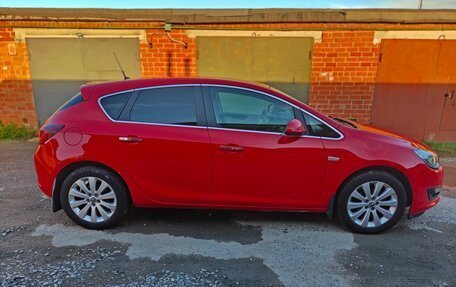 Opel Astra J, 2013 год, 750 000 рублей, 2 фотография