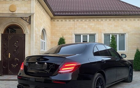 Mercedes-Benz E-Класс, 2019 год, 3 000 000 рублей, 8 фотография