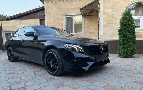 Mercedes-Benz E-Класс, 2019 год, 3 000 000 рублей, 9 фотография