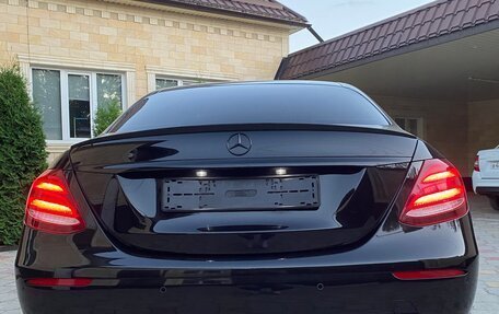 Mercedes-Benz E-Класс, 2019 год, 3 000 000 рублей, 7 фотография