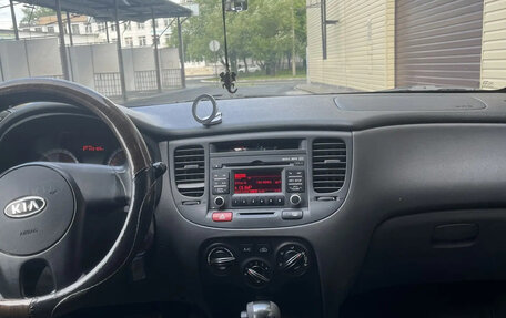 KIA Rio II, 2011 год, 700 000 рублей, 3 фотография