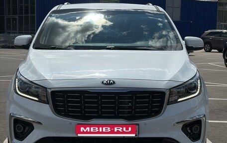 KIA Carnival III, 2020 год, 2 750 000 рублей, 2 фотография