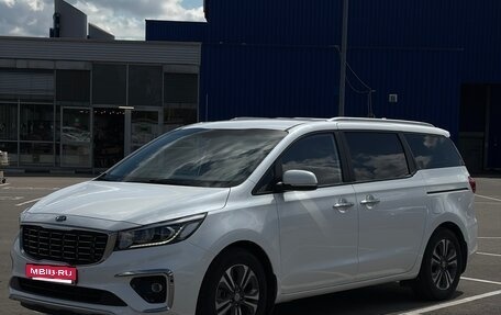 KIA Carnival III, 2020 год, 2 750 000 рублей, 3 фотография