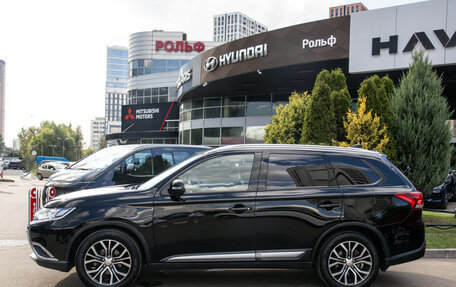 Mitsubishi Outlander III рестайлинг 3, 2018 год, 1 888 000 рублей, 7 фотография