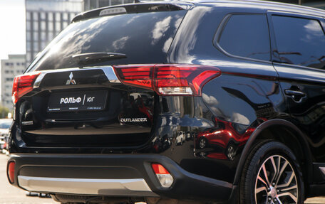Mitsubishi Outlander III рестайлинг 3, 2018 год, 1 888 000 рублей, 16 фотография
