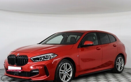 BMW 1 серия, 2019 год, 2 480 000 рублей, 2 фотография