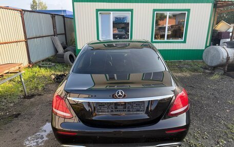 Mercedes-Benz E-Класс, 2017 год, 1 299 000 рублей, 3 фотография