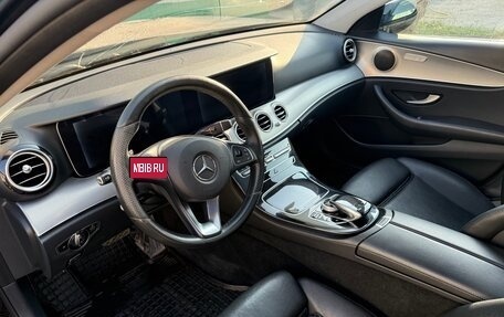 Mercedes-Benz E-Класс, 2017 год, 1 299 000 рублей, 11 фотография