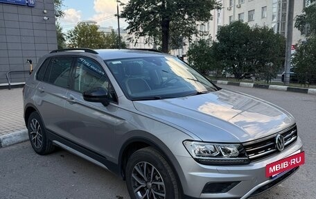 Volkswagen Tiguan II, 2020 год, 3 050 000 рублей, 3 фотография