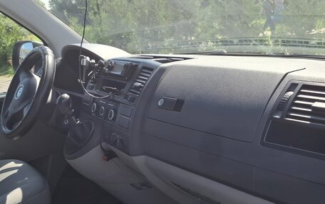Volkswagen Transporter T5 рестайлинг, 2014 год, 2 100 000 рублей, 6 фотография