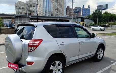 Toyota RAV4, 2010 год, 1 300 000 рублей, 6 фотография