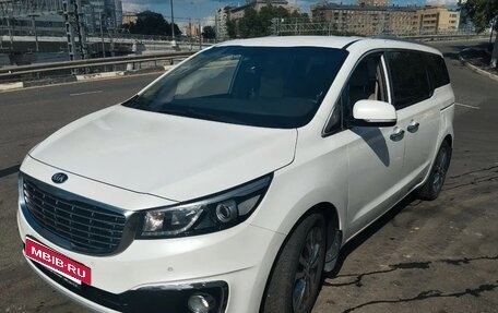 KIA Carnival III, 2018 год, 3 650 000 рублей, 2 фотография