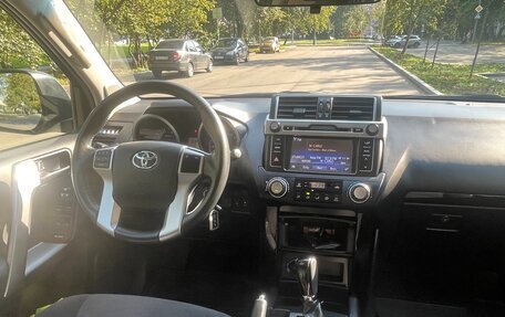 Toyota Land Cruiser Prado 150 рестайлинг 2, 2013 год, 4 170 000 рублей, 12 фотография