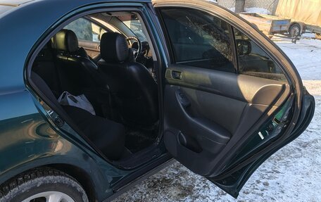 Toyota Avensis III рестайлинг, 2005 год, 580 000 рублей, 5 фотография