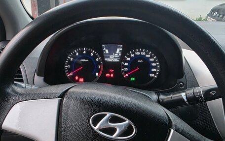 Hyundai Solaris II рестайлинг, 2013 год, 730 000 рублей, 10 фотография