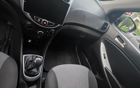 Hyundai Solaris II рестайлинг, 2013 год, 730 000 рублей, 9 фотография