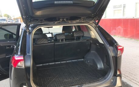 Toyota RAV4, 2021 год, 2 900 000 рублей, 7 фотография