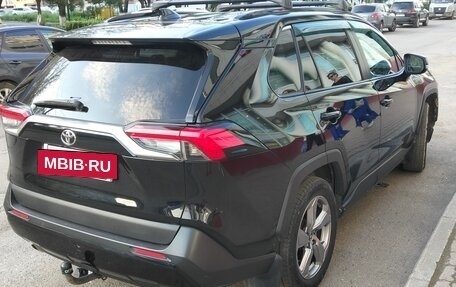 Toyota RAV4, 2021 год, 2 900 000 рублей, 2 фотография