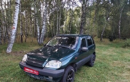 Chevrolet Niva I рестайлинг, 2004 год, 250 000 рублей, 1 фотография