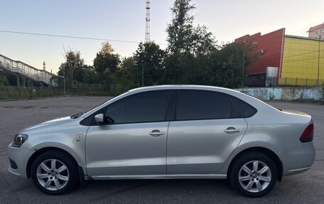 Volkswagen Polo VI (EU Market), 2011 год, 700 000 рублей, 2 фотография