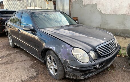 Mercedes-Benz E-Класс, 2003 год, 230 000 рублей, 3 фотография